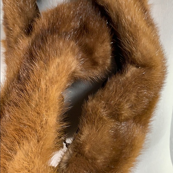 Vintage Fur Neck Accent - Picture 4 of 5